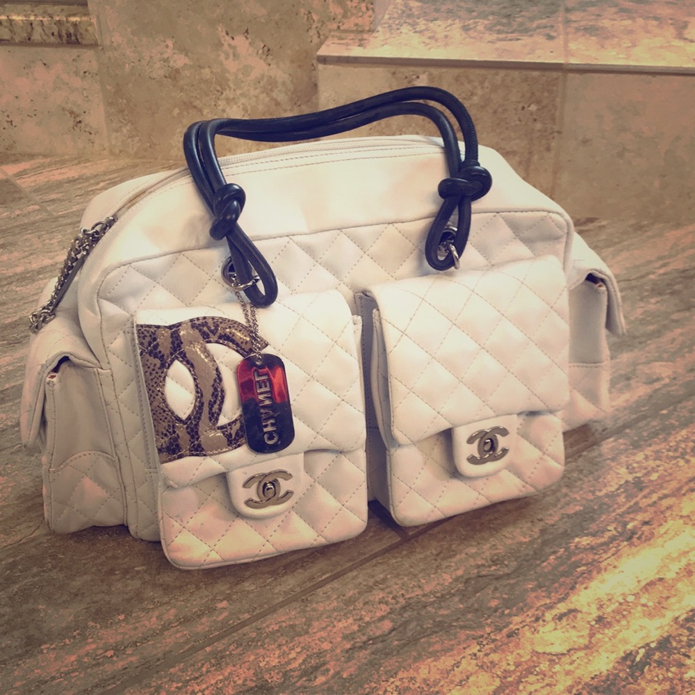 CHANEL Cambon Reporter handbag - White quilted